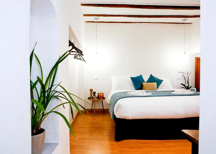 Monti With Charming Terrace Apartament
